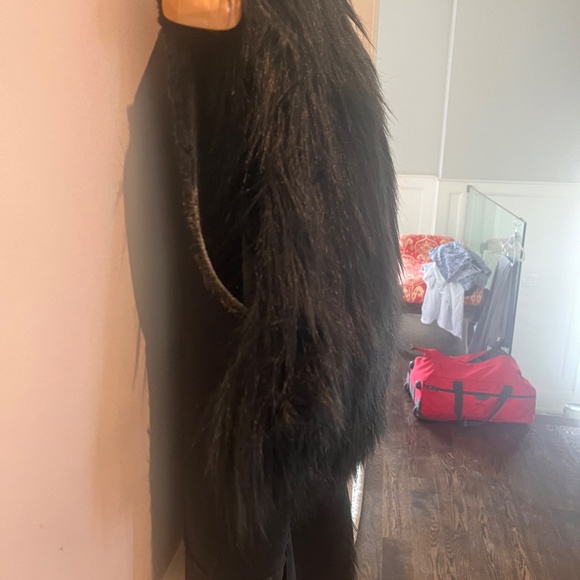 Shawl Collar Faux Fur Vest - Picture 5 of 9